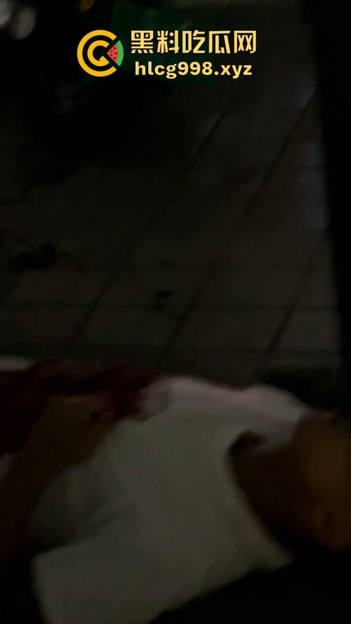 海南订台小哥侯小黑当街被杀视频曝光 平台账号被销 消息封锁 这是得罪啥人了么？-6