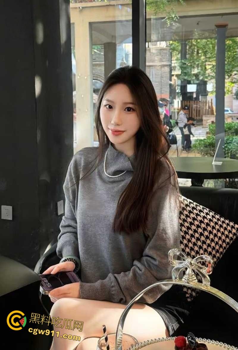 湖南常德清纯学生妹【于淑雅】,与男友激情做爱,乖巧听话淫水泛滥,性感JK黑丝美腿,操得过瘾又带劲!-1