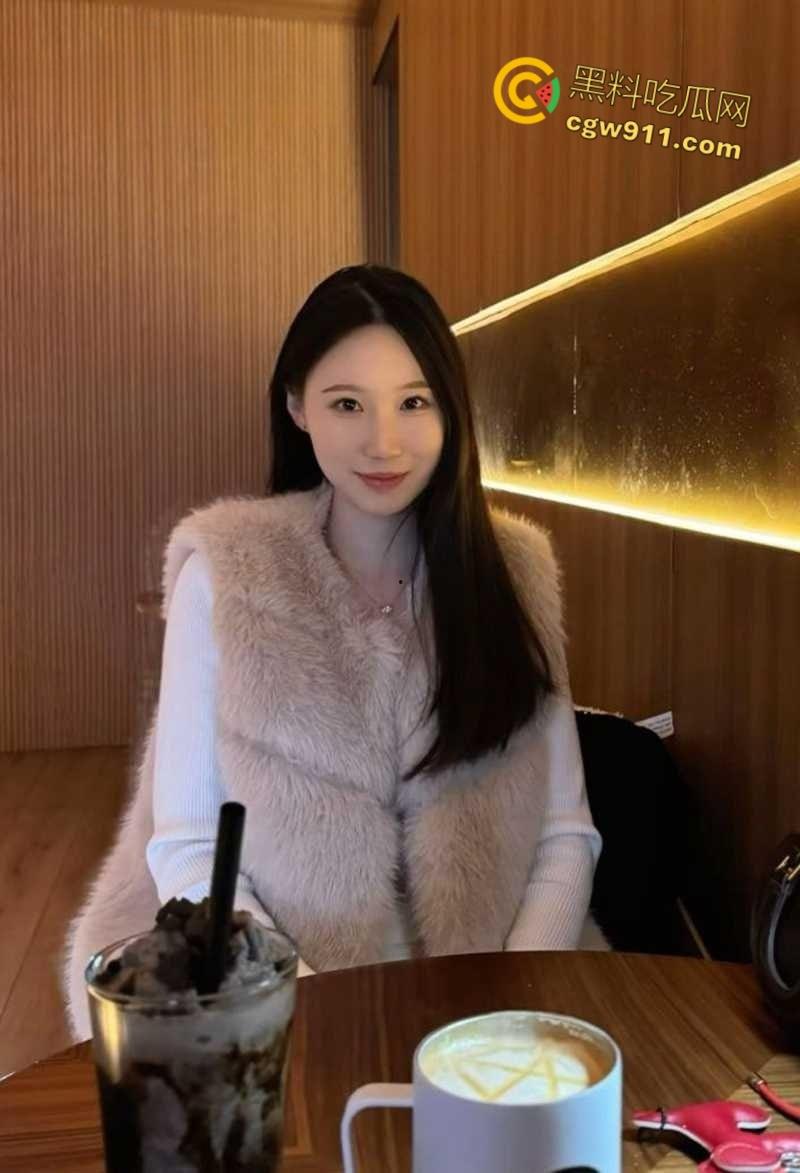 湖南常德清纯学生妹【于淑雅】,与男友激情做爱,乖巧听话淫水泛滥,性感JK黑丝美腿,操得过瘾又带劲!-3