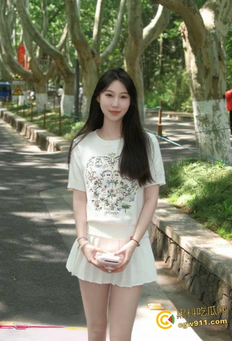 湖南常德清纯学生妹【于淑雅】,与男友激情做爱,乖巧听话淫水泛滥,性感JK黑丝美腿,操得过瘾又带劲!-5