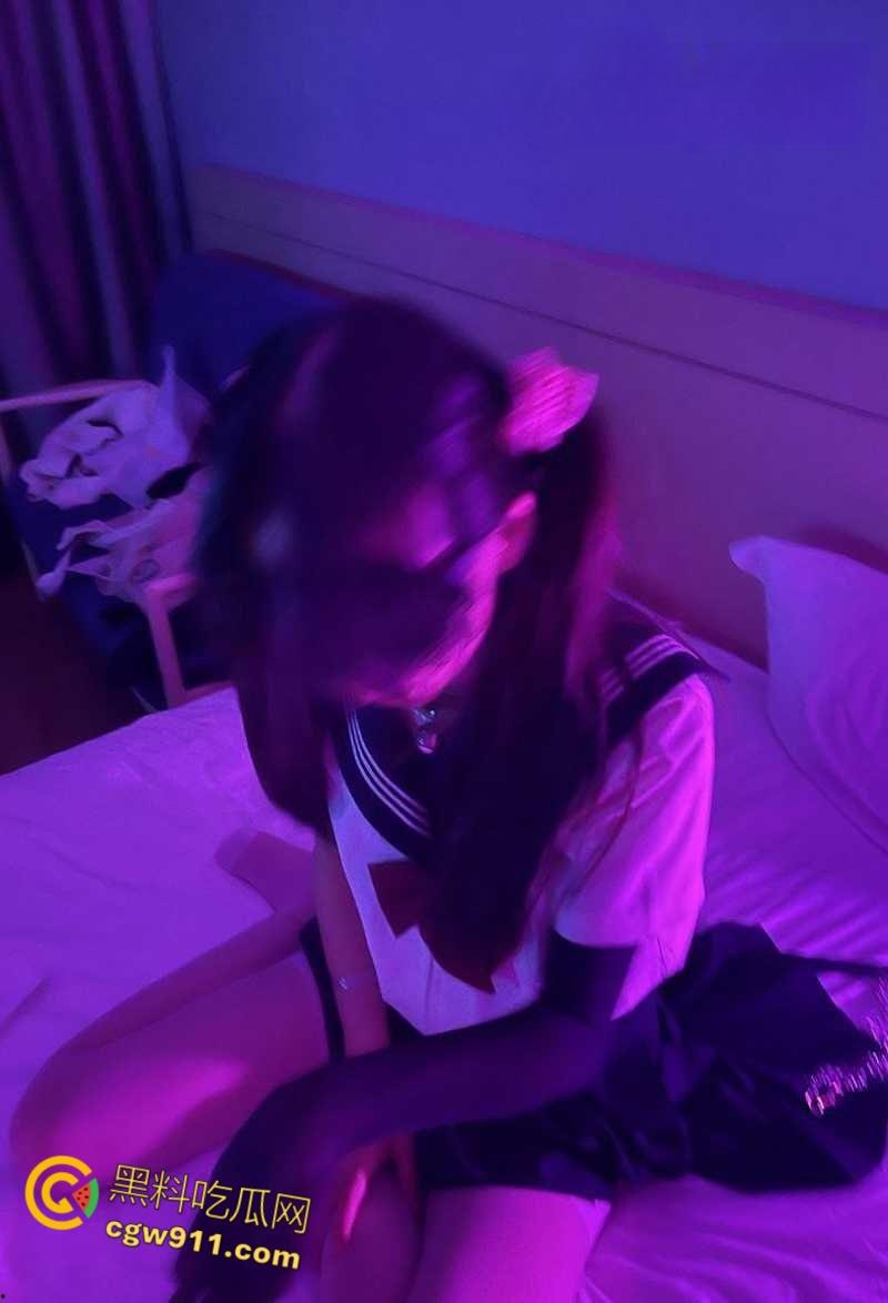 湖南常德清纯学生妹【于淑雅】,与男友激情做爱,乖巧听话淫水泛滥,性感JK黑丝美腿,操得过瘾又带劲!-6