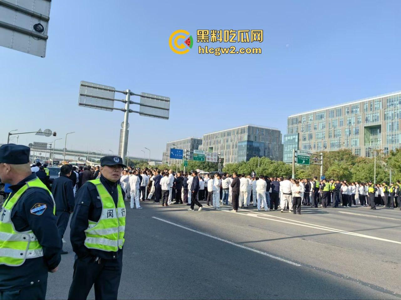 上海沪松公路被国利员工堵到爆!讨薪没问题,害全场牛马迟到真是要命!-6