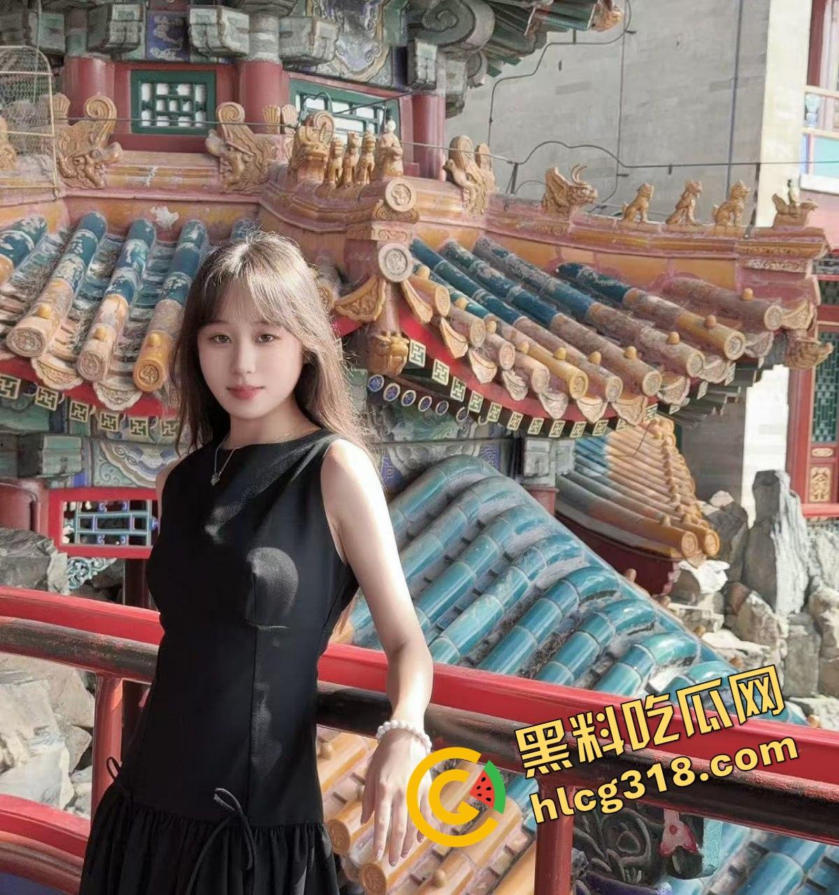 瓜友爆操离婚少妇『赵雪』撅屁股给后入,边被抽插边包粽子,这骚货就喜欢一心两用让人干到发疯!-1