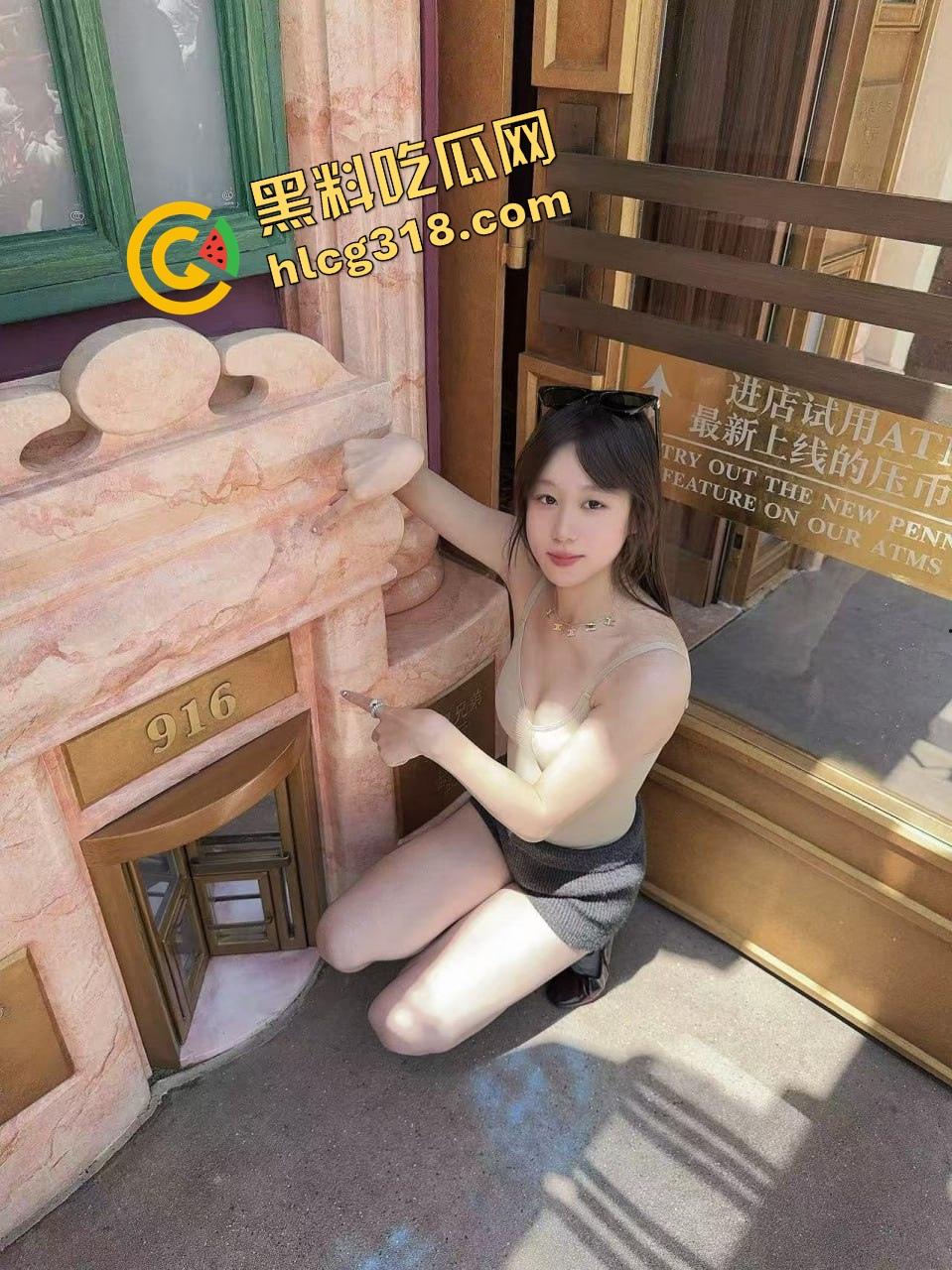 瓜友爆操离婚少妇『赵雪』撅屁股给后入,边被抽插边包粽子,这骚货就喜欢一心两用让人干到发疯!-3