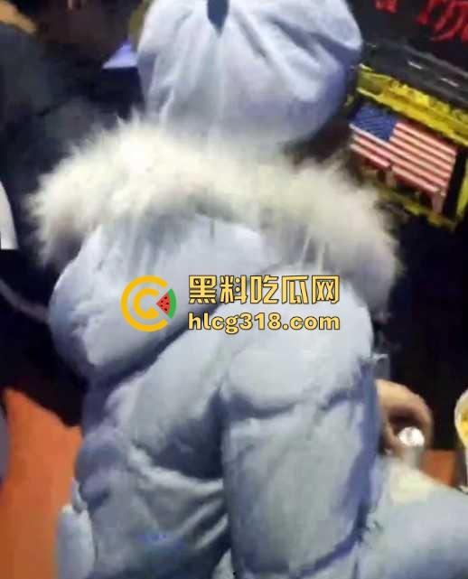 机智小哥玩街射白丝美女!酝酿许久趁其不备掏枪就射 胆大吃四方 男主真刺激!-7