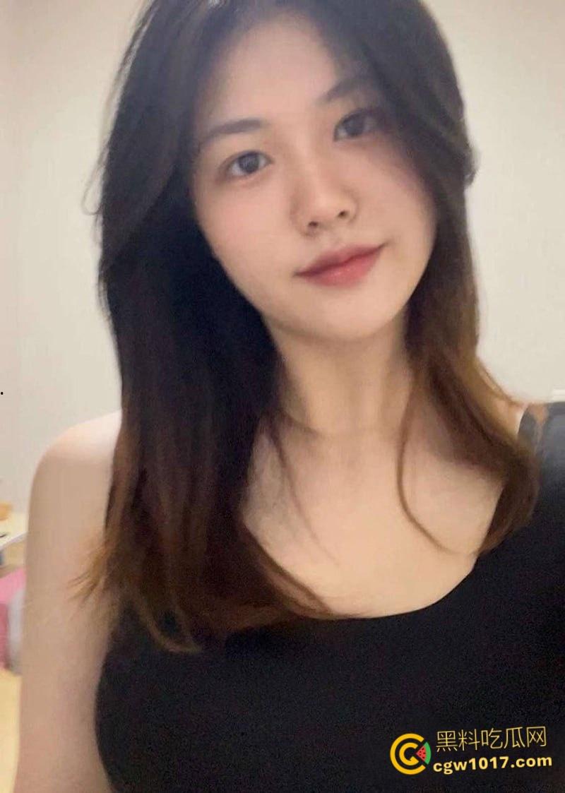 江苏常熟母狗李鑫,风骚又拜金,仅为百元红包上演裸舞,在酒店狂野约炮,撅起圆润的翘臀被金主蹂躏骚穴!-5