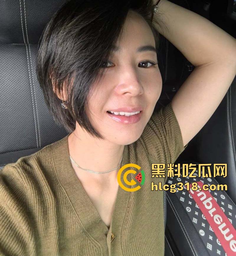 浙江极品人妻【王权怡】性爱视频曝光!短发熟妇在线约炮,淫水狂流骚态诱人,骑乘榨精浪叫声不断!-3