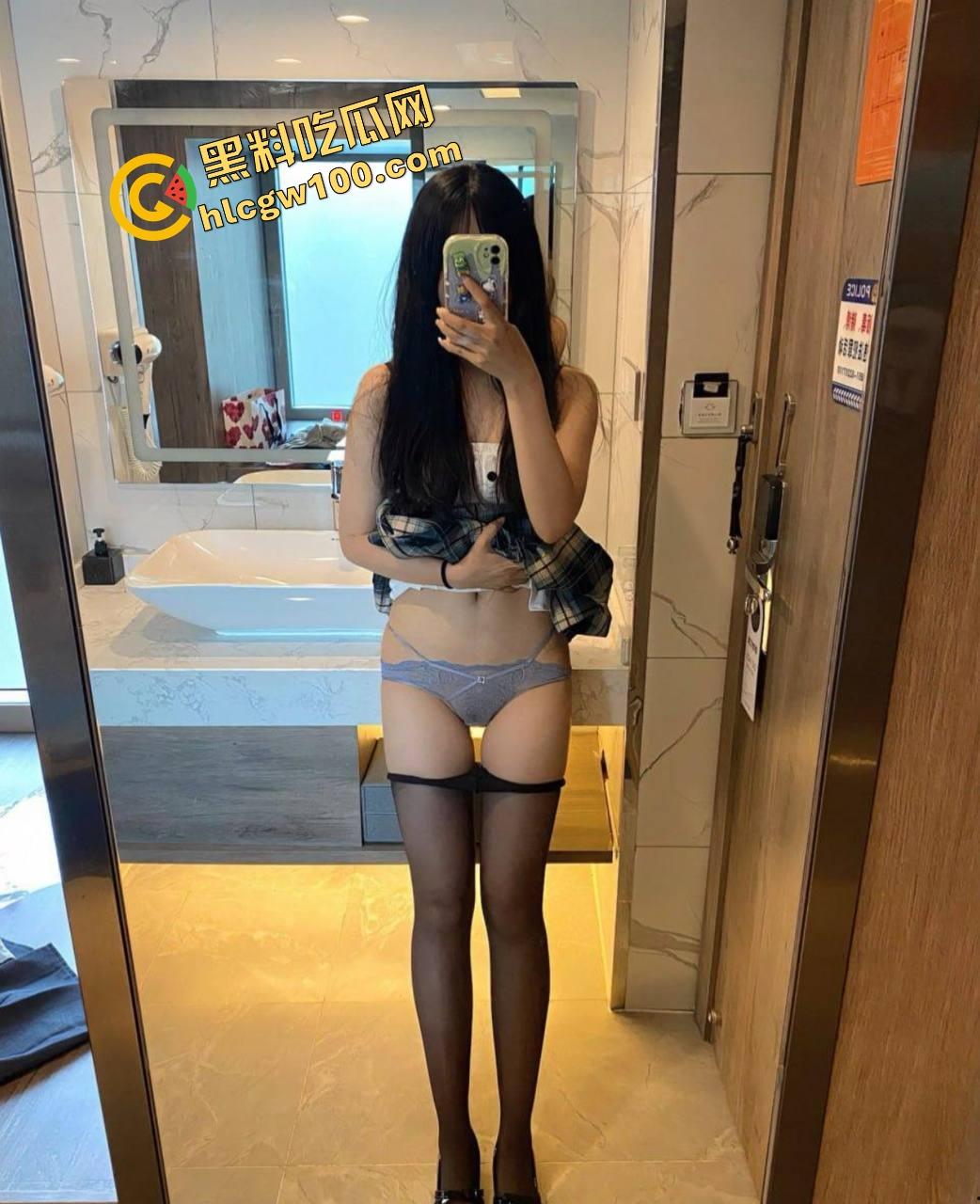 湖北荆门服装店老板娘【唐瑜】网红脸诱惑口交嗦屌,笑着女上位淫荡做爱!独家曝光流出!-4