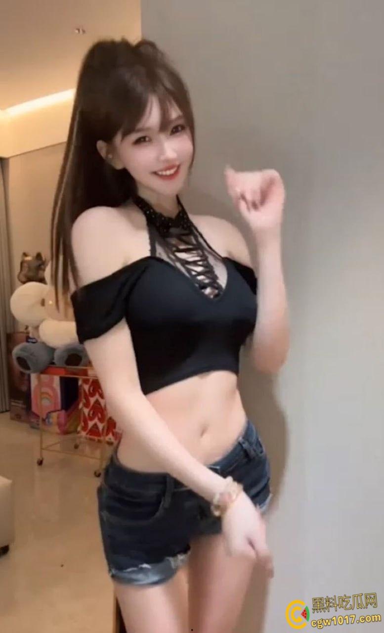 抖音网红【aehskdhmg】,可爱少女早年黄播起家,娇小身材大尺度自慰,道具猛插粉嫩骚穴娇喘连连!-4