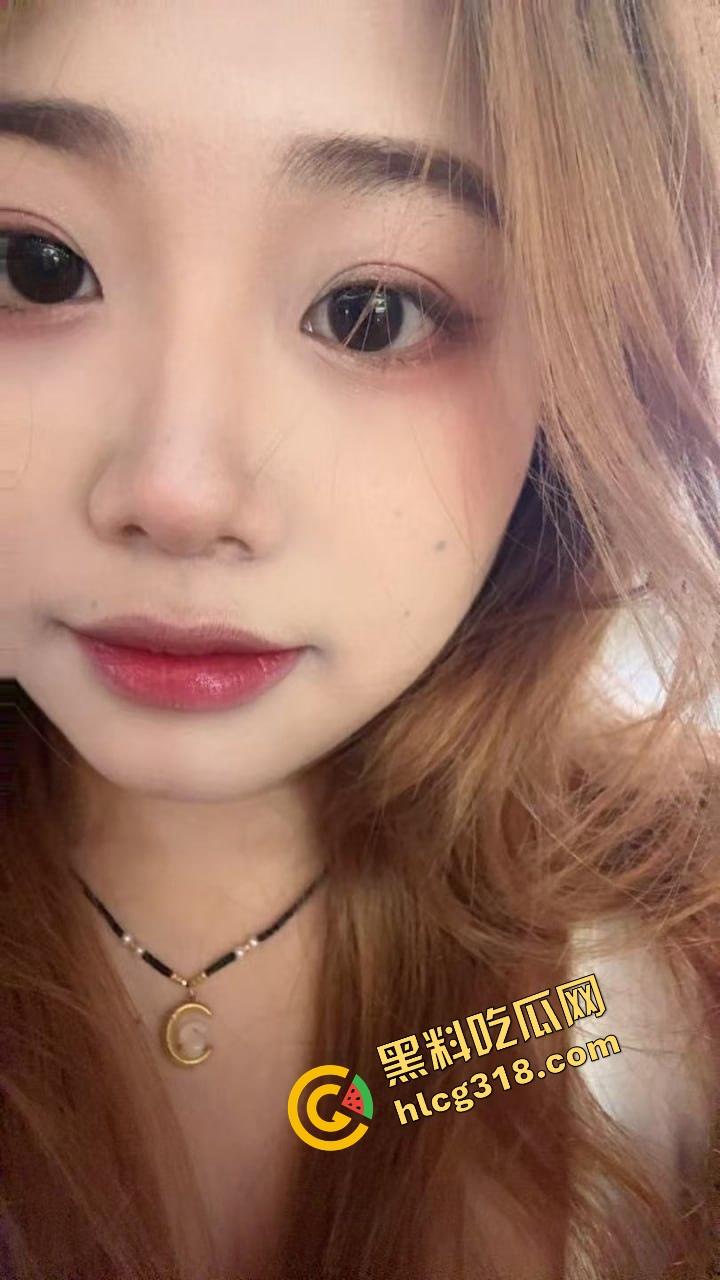 夏天太热怕逼中暑?骚货们风油精灌逼新招,一灌下去冰火两重天,逼口清凉冒烟,谁试谁知道什么叫透心凉!-2