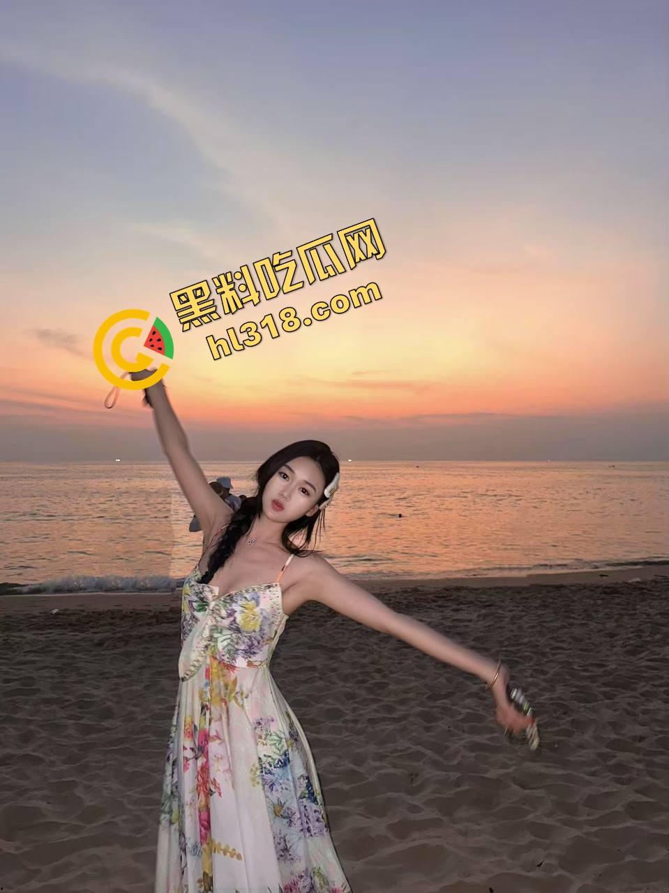 健身房高能活春宫,女的倒挂哑铃杠上被猛操,女的当人体沙袋,教练掏出鸡巴开干,操到断力叫不出声!-3