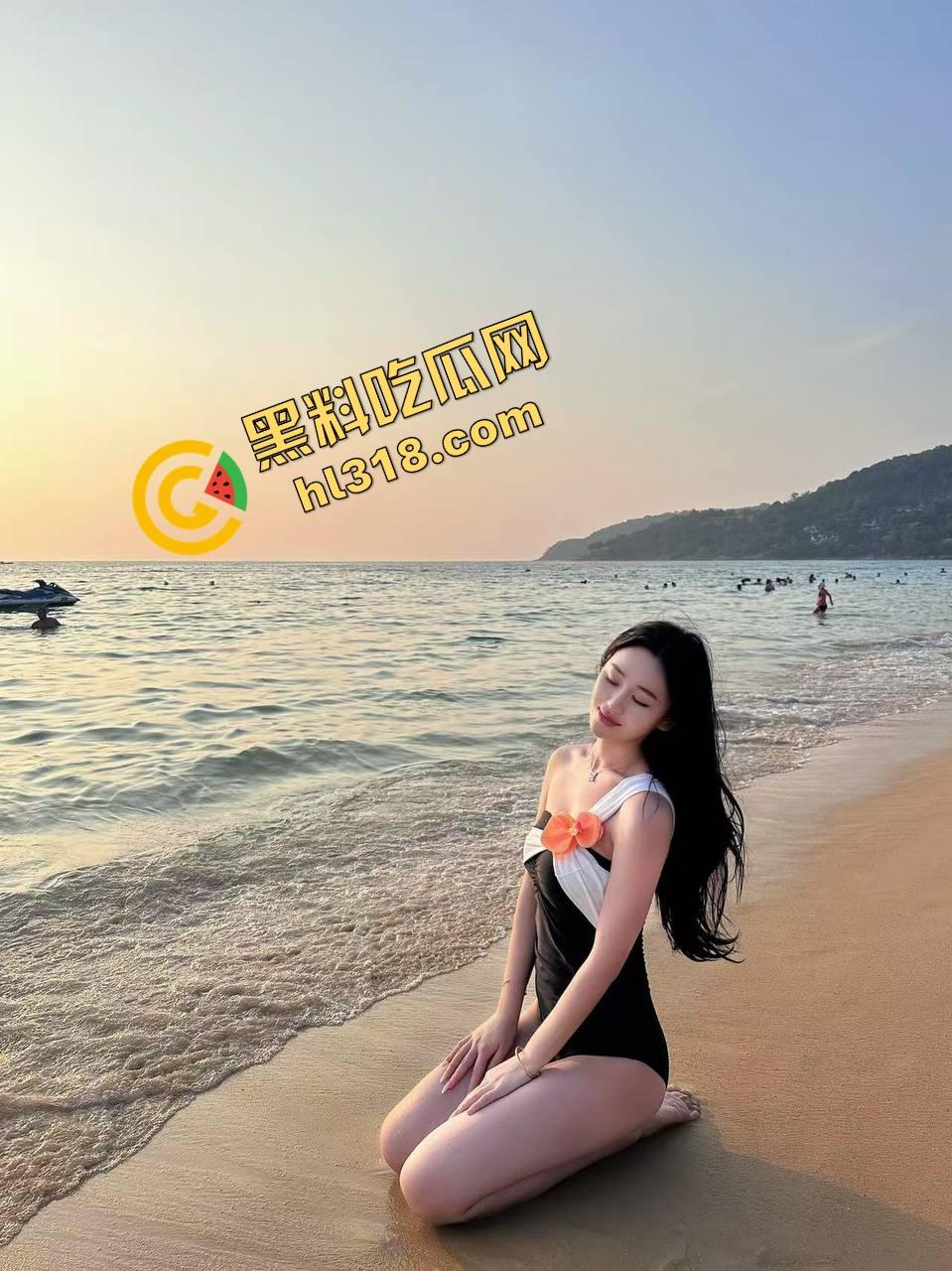 健身房高能活春宫,女的倒挂哑铃杠上被猛操,女的当人体沙袋,教练掏出鸡巴开干,操到断力叫不出声!-4