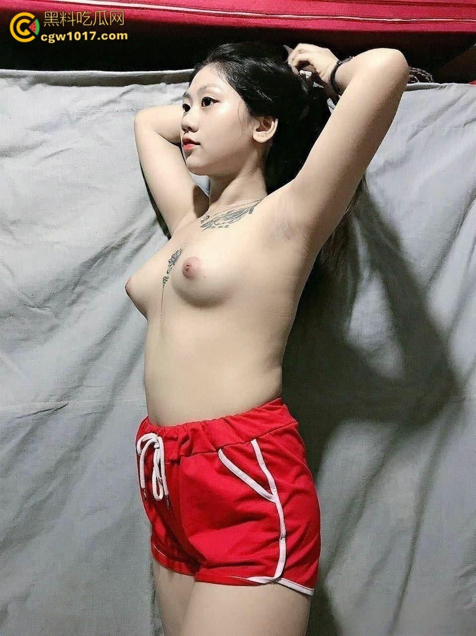 西安某公司优秀党员【方慧】,和单位领导开房偷情,还被领导pua不带套,穿着情趣制服被猛插内射!-4