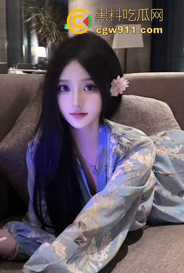 性感堂姐遭遇男友劈腿失落回家，眼睛红肿，我心疼安慰却意外点燃禁忌欲火，转悲愤为力量！