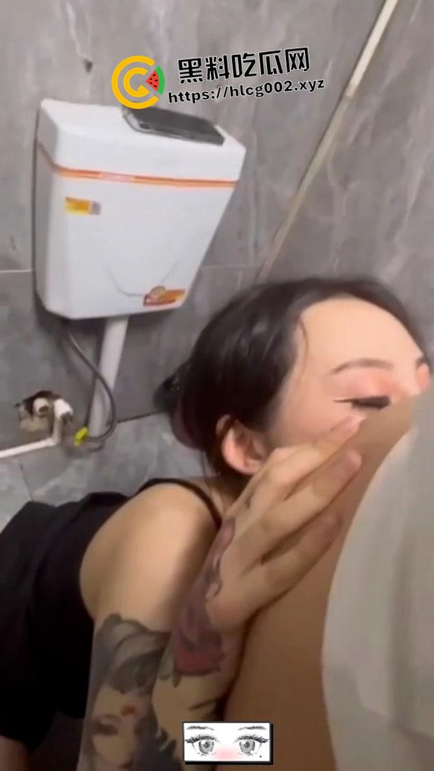 快手网红【夏芯琦】厕所门!毒龙钻大哥后门 被金主无套中出 纹身小太妹就是有感觉-10