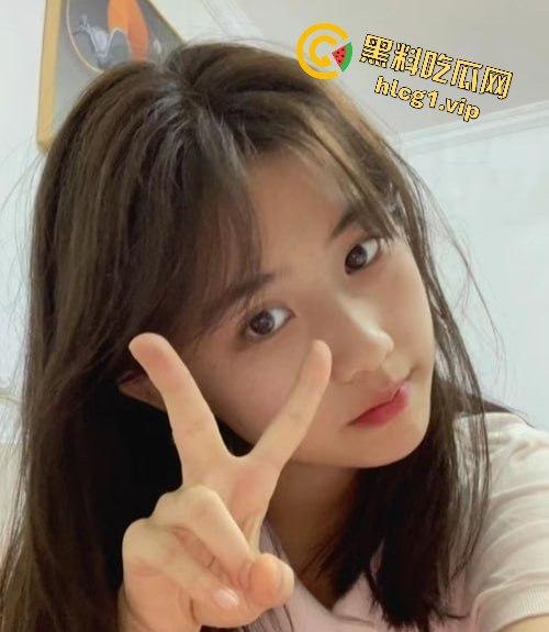 瓜友投稿！约炮深圳实验中学极品嫩妹！蓝白校服清纯白袜各种无套抽插身材绝美！