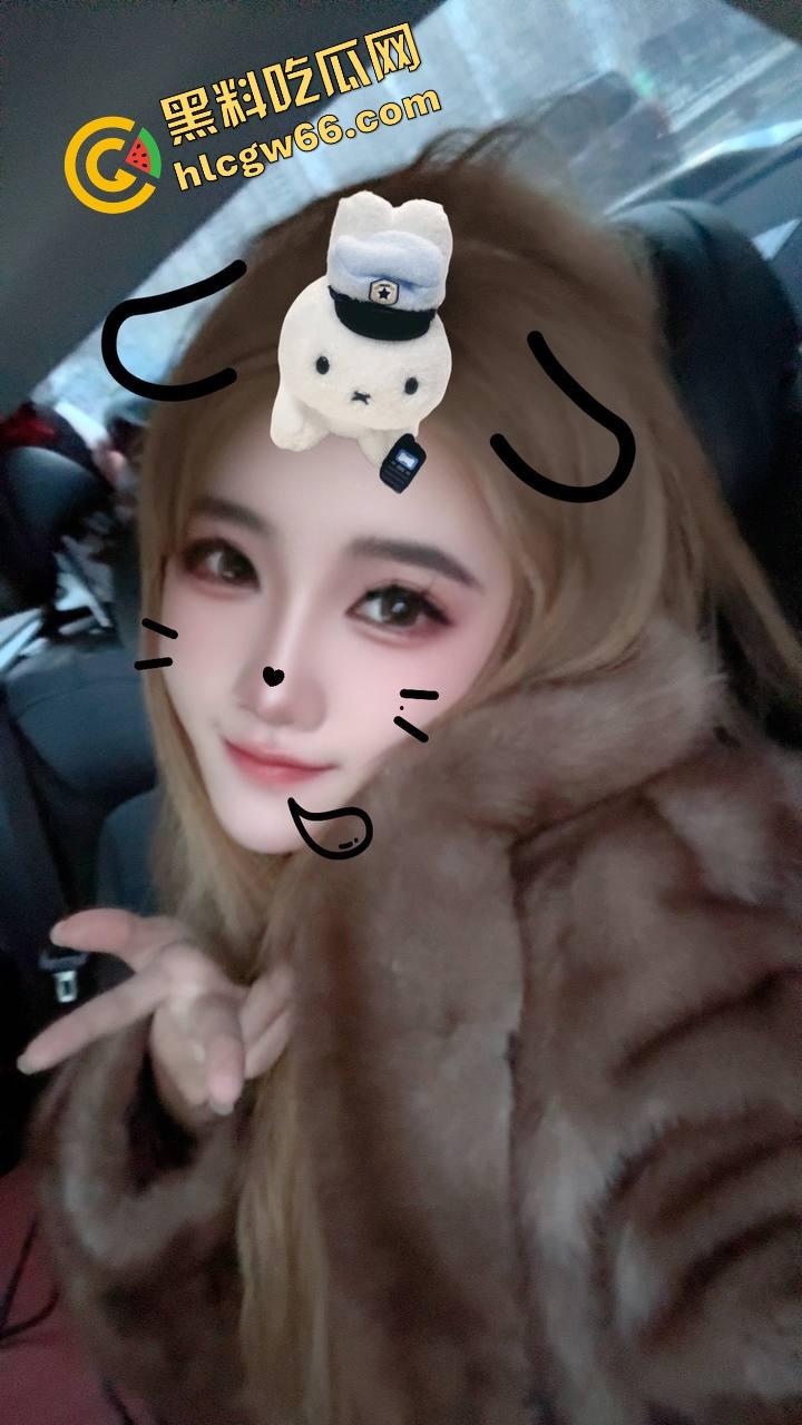 四川刚毕业学生妹『袁梦』化身母狗战士，校服做爱洗手间无套后入、颜射舔精全都安排！-2