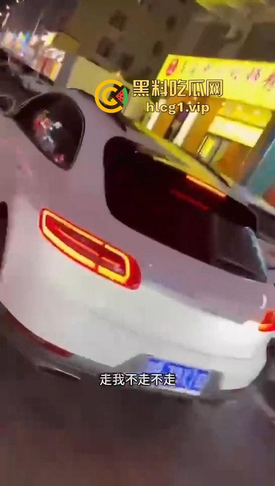 西格玛男人大战卡宴小仙女!一句我让你吃鸡巴你吃不吃’让她当场破防!-8