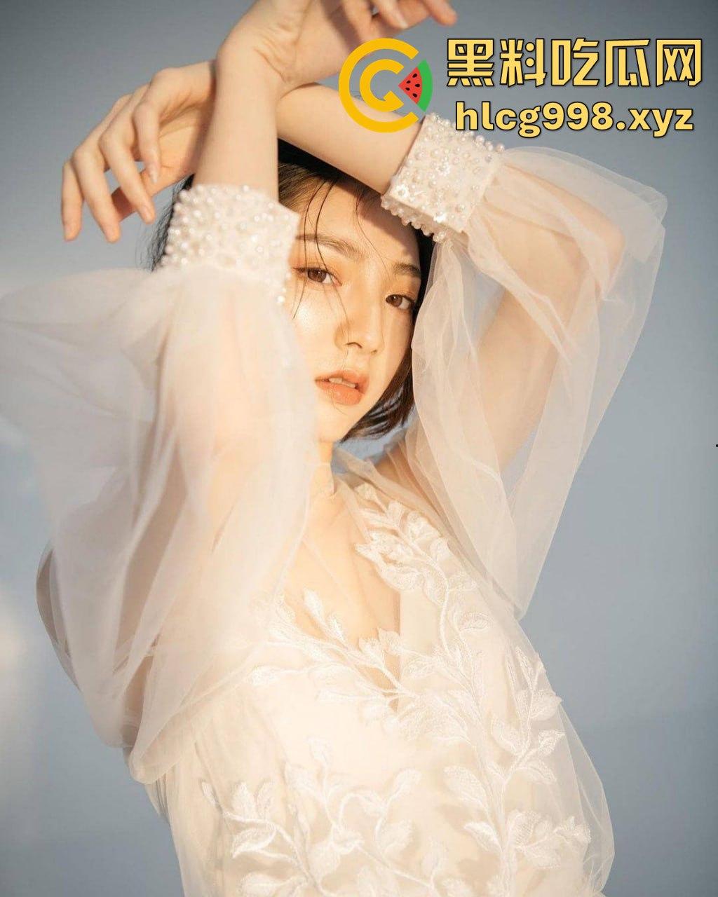 台湾模特【汪淼】骚气十足!情趣内衣轮着换,大长腿让老公天天交公粮撑不住!-4