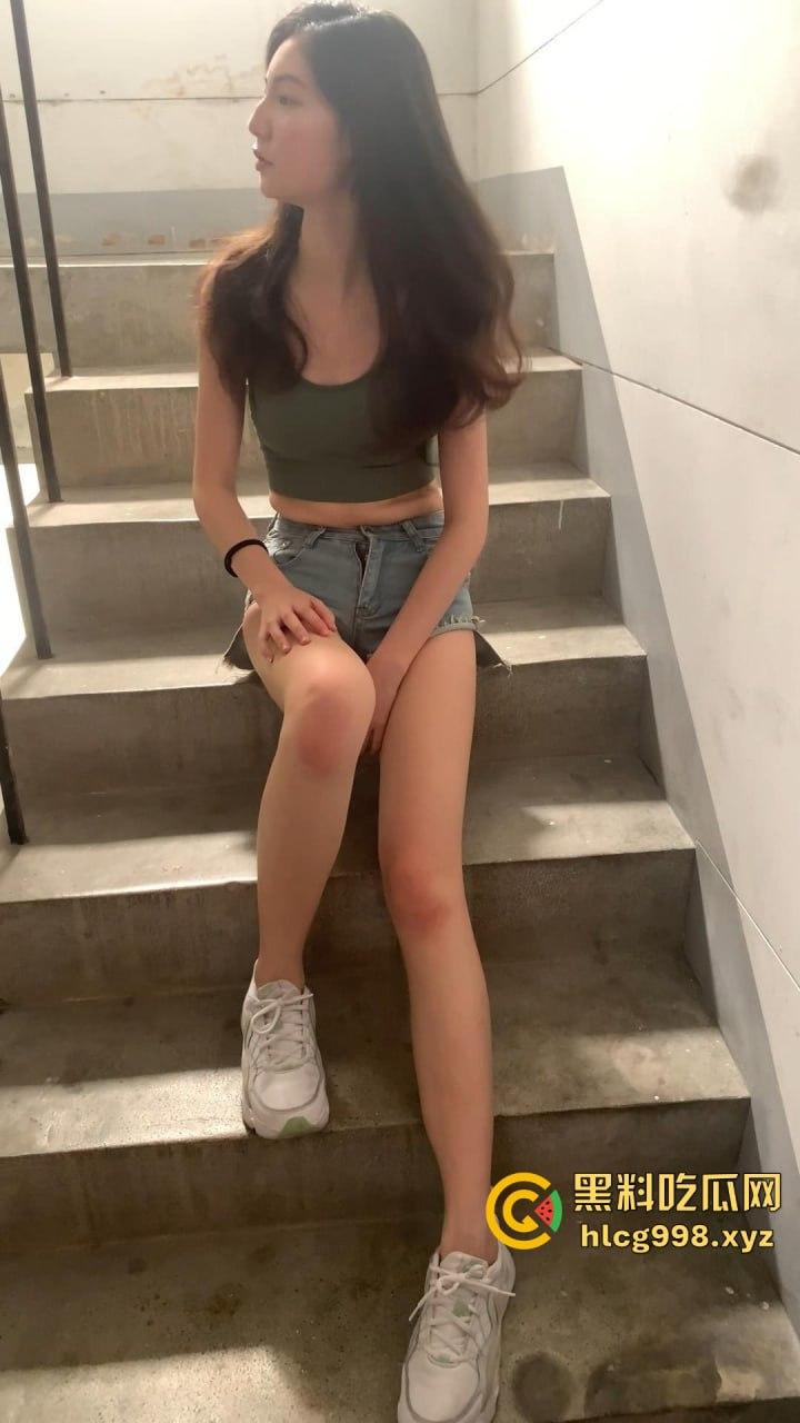 台湾模特【汪淼】骚气十足!情趣内衣轮着换,大长腿让老公天天交公粮撑不住!-7