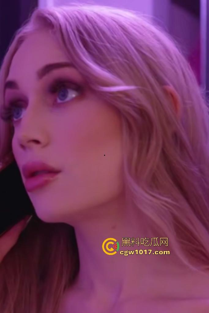 欧美金发御姐【Emma Starletto】为报复姐姐，和勾引姐夫做爱！奶子虽小技术却一流，姐夫还拔屌射B上！