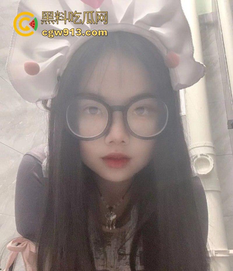 武汉生物工程学院【秦海莹】反差学生妹同居后淫荡视频暴露,每天把男友舔醒,沉迷性爱的母狗!-3