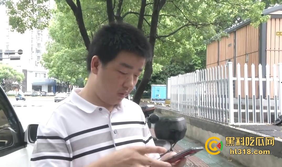 小哥网上想约炮台球助教，想摸人家的丝袜美腿，不料线下被坑5000多，还给打了一顿，真是陪了夫人又折兵！-6