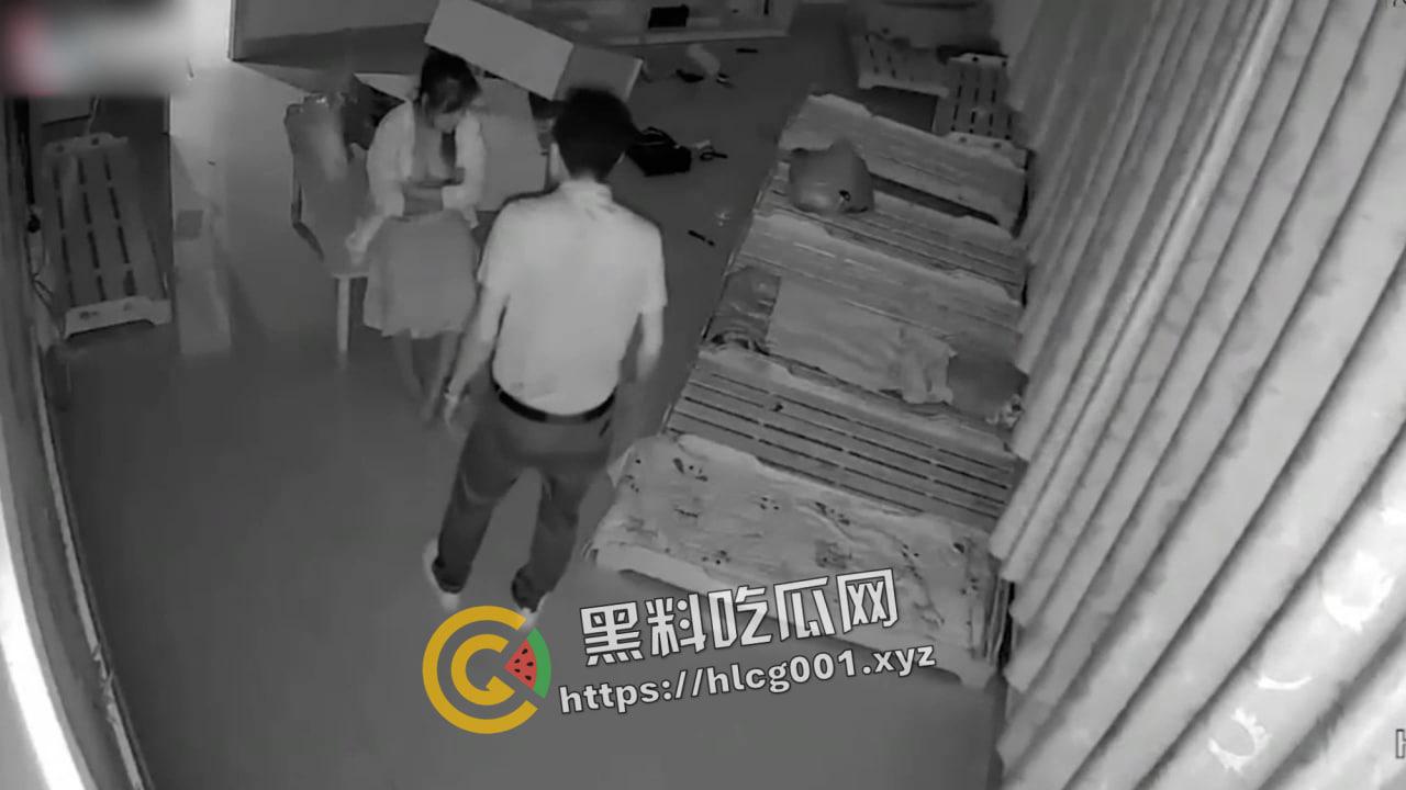 真实强奸！吸毒男友闯进幼儿园强奸幼师前女友 满屋乱草 小孩的床都搞塌了 真狠人啊