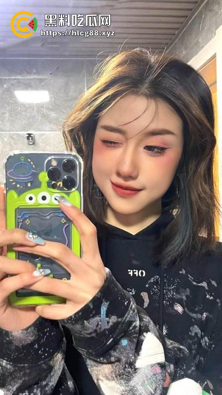 极品反差大学生【张馨语】出轨偷情富二代性爱视频流出 娇小身躯被大屌疯狂抽插！