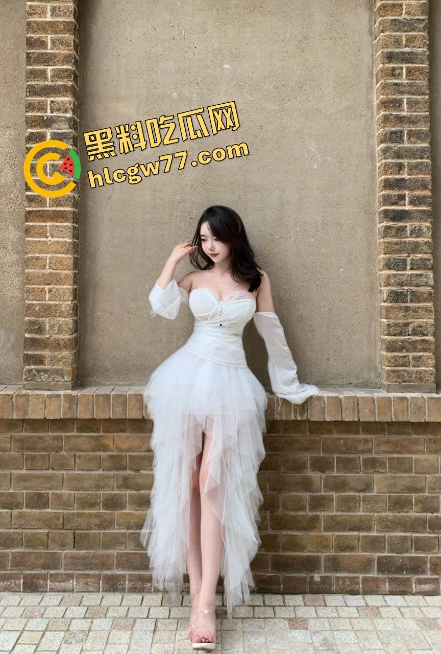 合肥『鹿鸣』反差黑料炸裂，纹身白虎肉穴自拍内射流出，纹身嫩穴配黑丝，叫得像开机启动声！-4