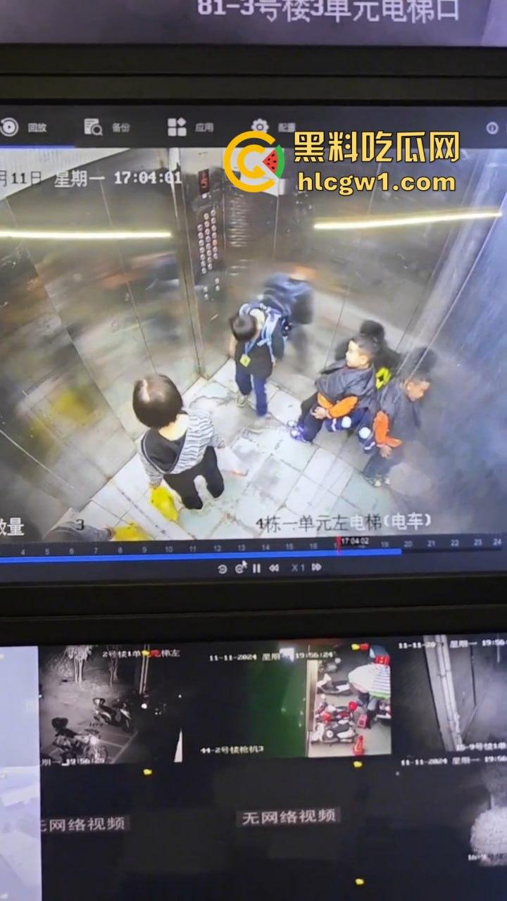 广西梧州平浪小区两个小屁孩半年电梯里撒尿,有娘生没娘教,家里是养牲口吗?-5