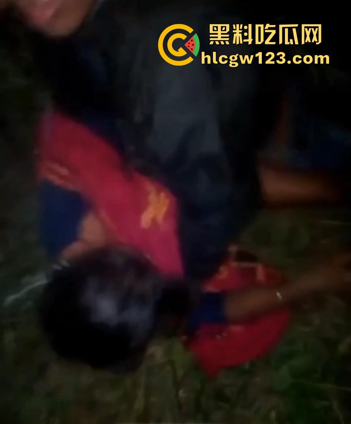 印度三哥真实强奸案视频流出 女子自爆患有艾滋病 逃过一截 几名强奸犯遗憾收手！-2