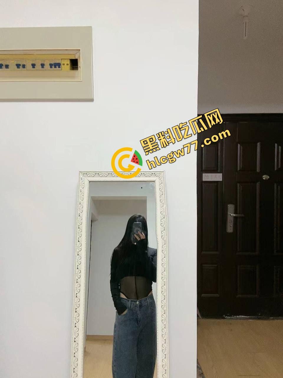 河北艺校女大学生【王丽丽】酒店调教片流出，狗链无套爆操全来了，这小母狗骚得离谱！