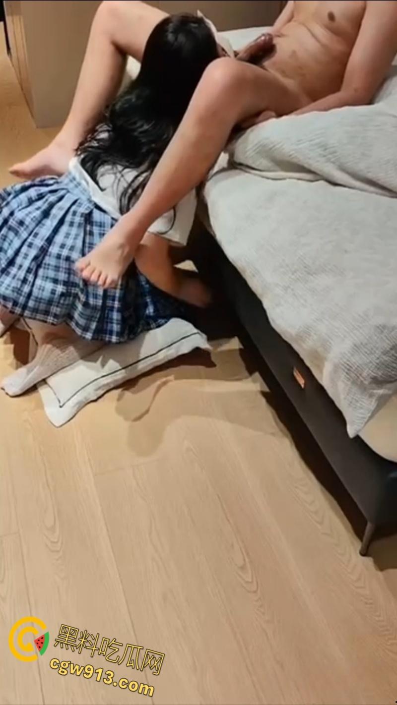 微胖才是极品,酒吧约炮爱穿情趣内衣的小坦克,蒙眼调教跪地口交,无套后入肉感翘臀 !-6