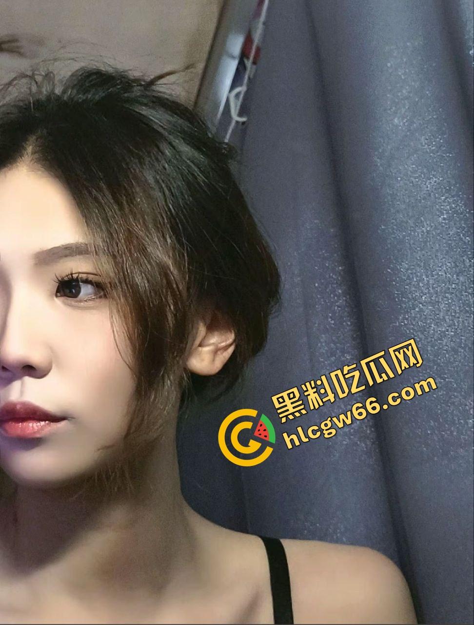 新疆师大舞蹈生『张菀馨』22岁小婊子天天发骚自慰求操 聊天记录爆料逼丑还想玩三通 !-5