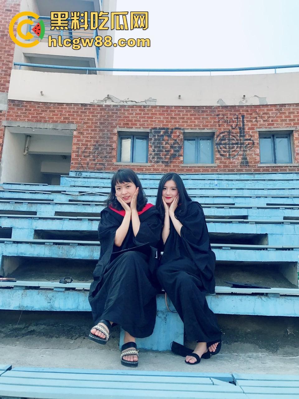 青岛少年宫老师【黄灿灿】沦为教育厅长儿子肉便器,天天被糟蹋写精厕内射,轮流被主子朋友操!-4