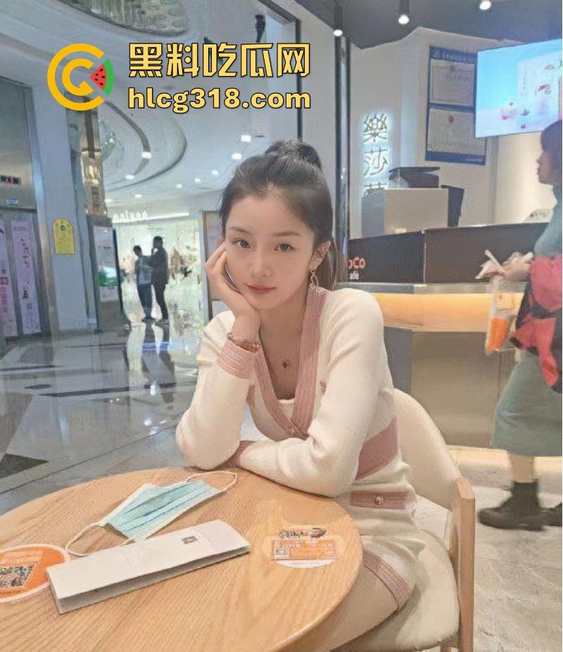 广西职业学院学生妹【薛雯雯】给男友私拍福利流出,清纯反差露脸口交,娇嫩身躯淫荡自慰,反差十足。-4