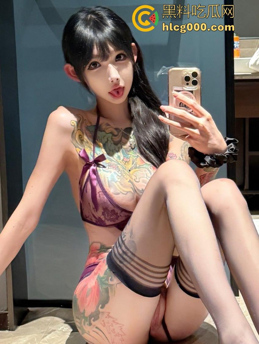 抖音符文战士【mo你别哭】高价福利视频流出,甜美外表下藏着惊人反差,高冷御姐跪舔展示绝顶口活性爱!-3