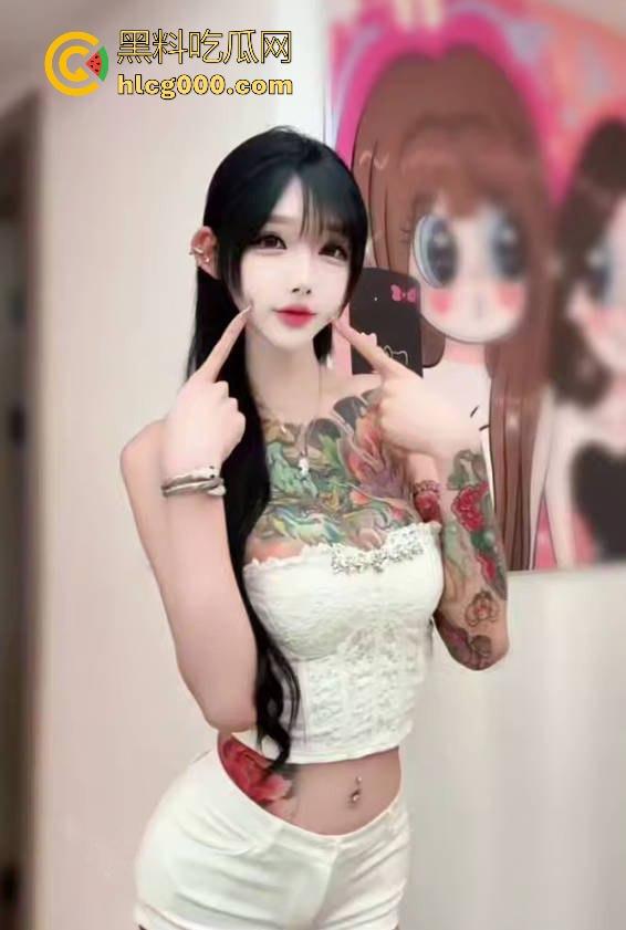 抖音符文战士【mo你别哭】高价福利视频流出,甜美外表下藏着惊人反差,高冷御姐跪舔展示绝顶口活性爱!-4