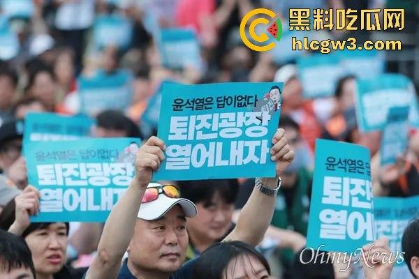 首尔之春恋爱脑总统『 尹锡悦』深夜全国戒严只为护妻子 第一夫人为让他稳住总统宝座睡遍军方高层!-26