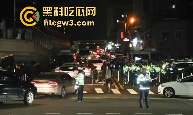 首尔之春恋爱脑总统『 尹锡悦』深夜全国戒严只为护妻子 第一夫人为让他稳住总统宝座睡遍军方高层!-29
