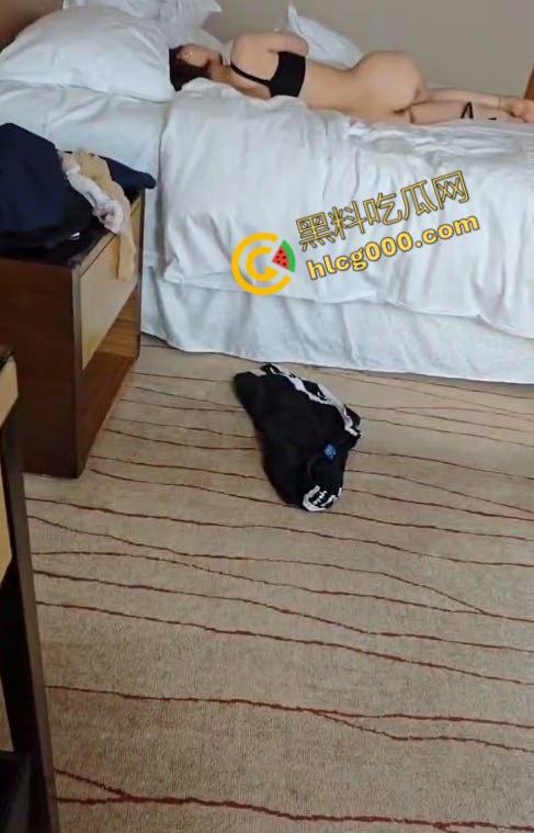 上海瓜友开辟约炮新模式!在监狱门口搭讪杀人犯乐佳芸,酒足饭饱后带去酒店疯狂做爱,极品身材惹得众人羡慕-6