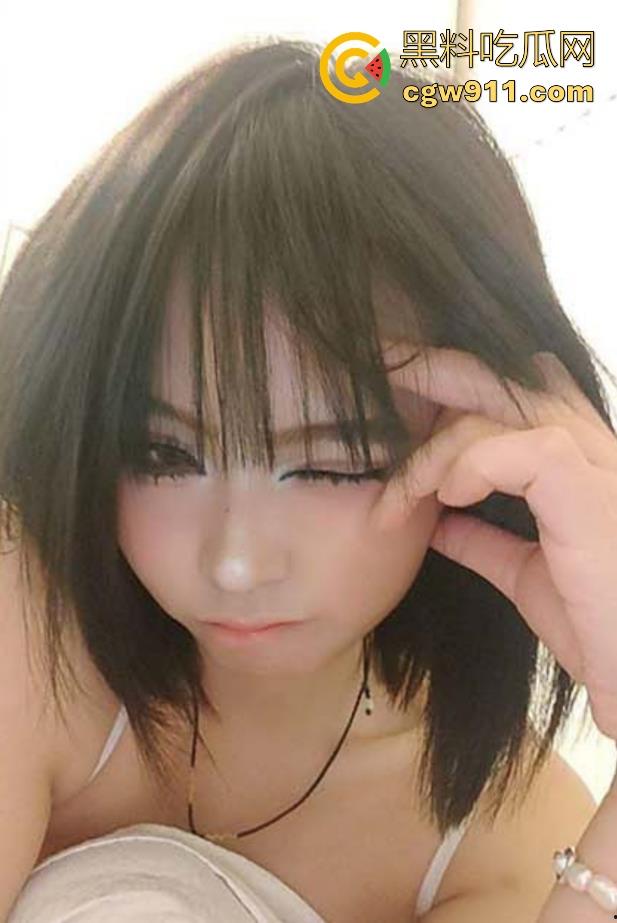 四川成都大奶陪酒女【刘思灿】私下约炮视频曝光,金主调教乳夹肥臀摇曳,蜜桃肥臀迫不及待求大屌插入!-1