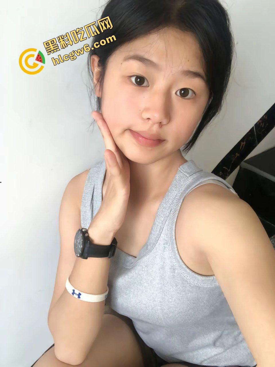 华容县职业中专小炮架学生妹『杨佳』偷尝禁果 与校外混混开房爆怼嫩穴做爱 ！原创独家流出！-7