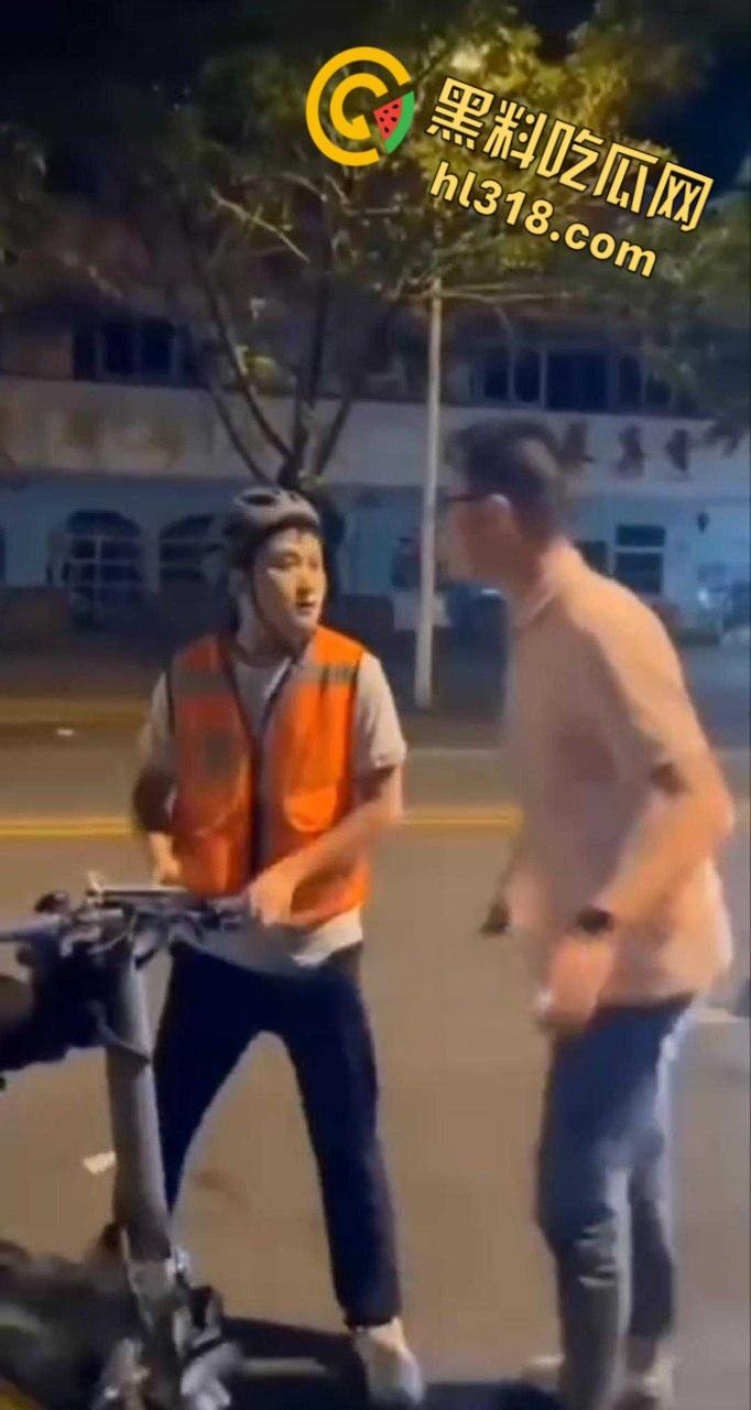 君子动口不动手,达州代驾口水战,用矿泉水喷对面一脸,伤害不高侮辱性极强,代驾小哥技高一筹啊!-4