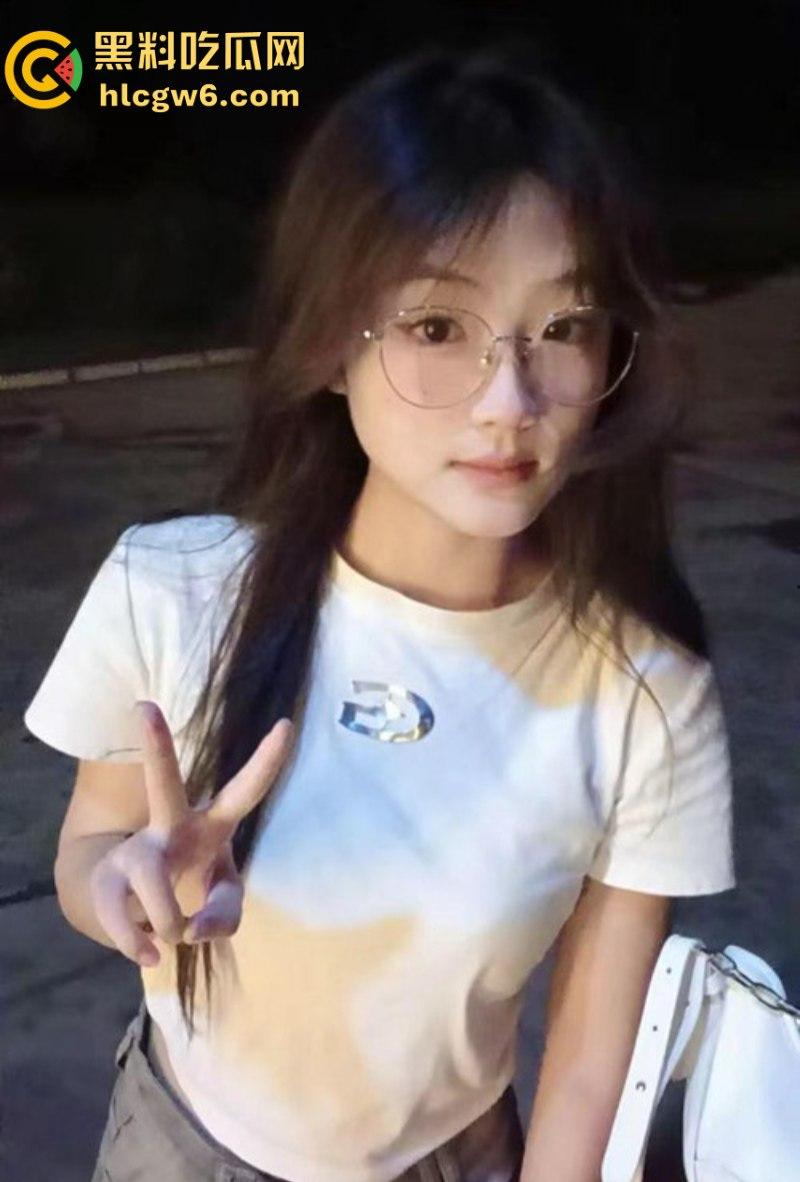 贱逼母狗仅操一次就卷钱跑路 云南财经职业学院【王馨悦】卖逼骗钱被富二代实名曝光 全校震惊!-8