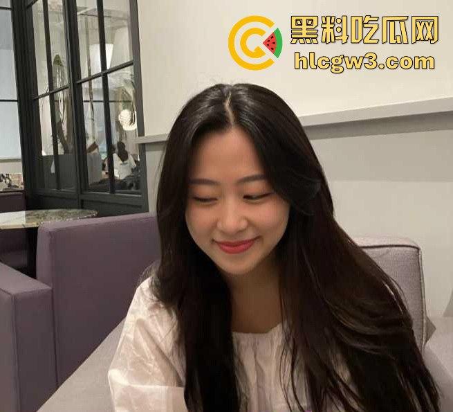 广州音乐学院女神【金依然】被富二代玩烂,内射视频全网疯传,穿开档丝袜任由抽插,直接成了移动肉便器!-1