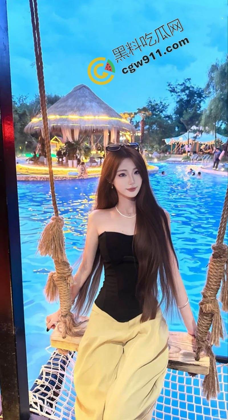 广西柳州大长腿美女【刘璐】成富二代胯下母狗!戴黑皮项圈深喉服侍,翘臀高撅撞击啪啪,狂野摆动高潮尖叫震天-5