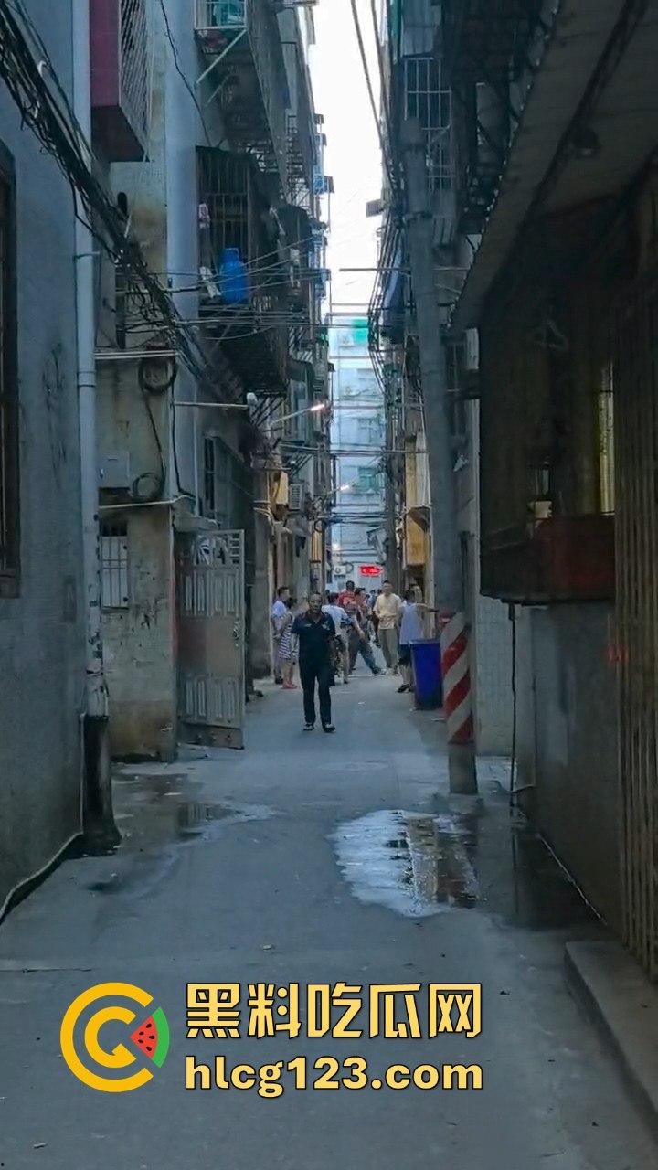 汕头体校外卖小哥爆猛料！老校区附近竟然发生灭门惨案，男子手起刀落，连老婆女儿都不放过！-5