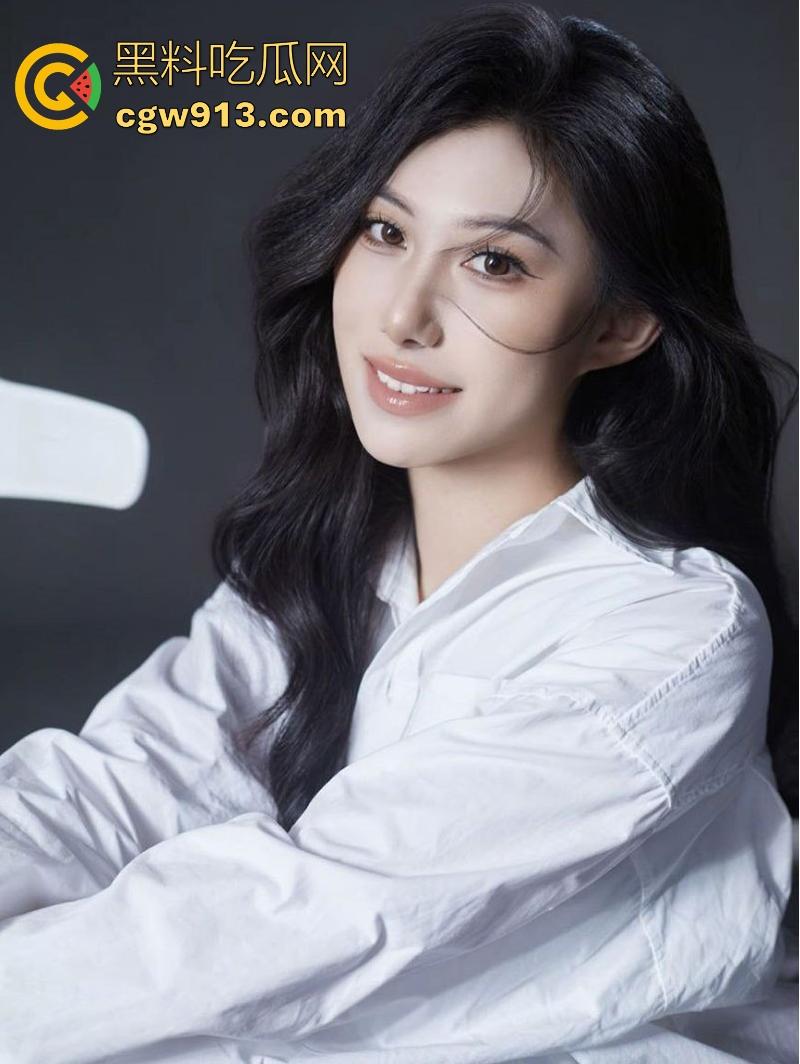 湖南大学【赵雅梓】纤细腰肢,妖娆身材在床上扭动,眼神迷离勾魂,翘臀高撅迎合后入猛插!-3